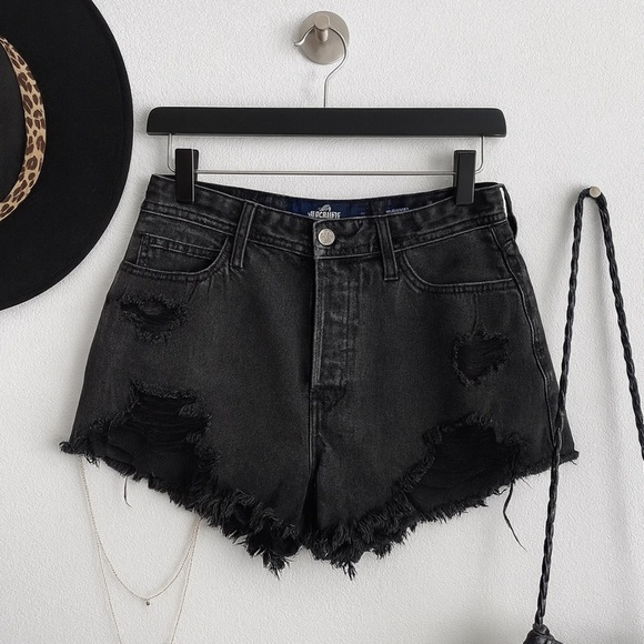 Hollister black distressed/ fringe raw hem high rise “mom shorts” 3” ❤️ - Picture 1 of 5